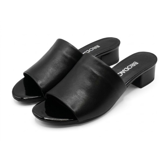 Skórzane Klapki Damskie Brodacz – Elegancja i Komfort na Każdym Kroku
