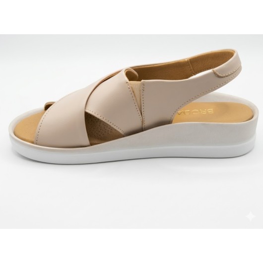 Beżowe Sandały Damskie Brodacz na Koturnie – Komfort i Styl Cross-Strap